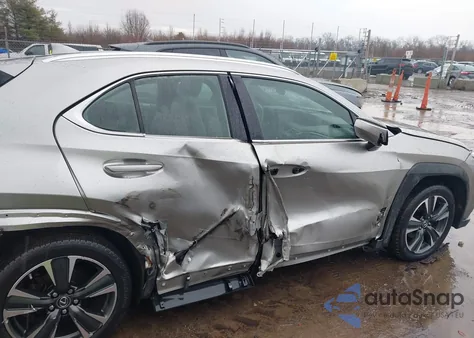 2020 Lexus Ux 200 z USA, uszkodzony, nr VIN JTHX3JBH9L2031446